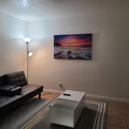 Appartamento Kasota Cozy Coves Victorville Esterno foto